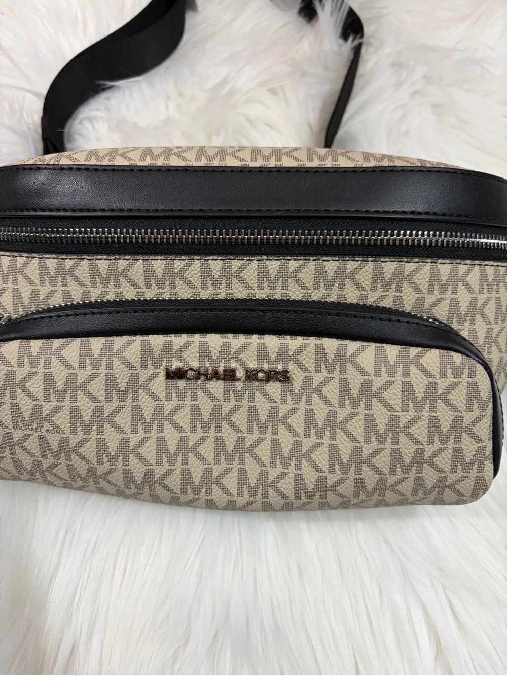 Michael Kors Beige Fanny Pack✨Brand New